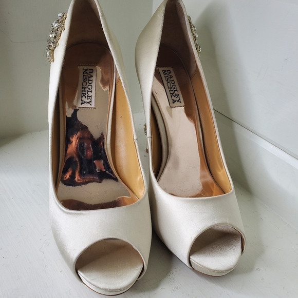 Badgley Mischka Kiara Crystal Back Pump SZ 8.5 - Picture 2 of 9